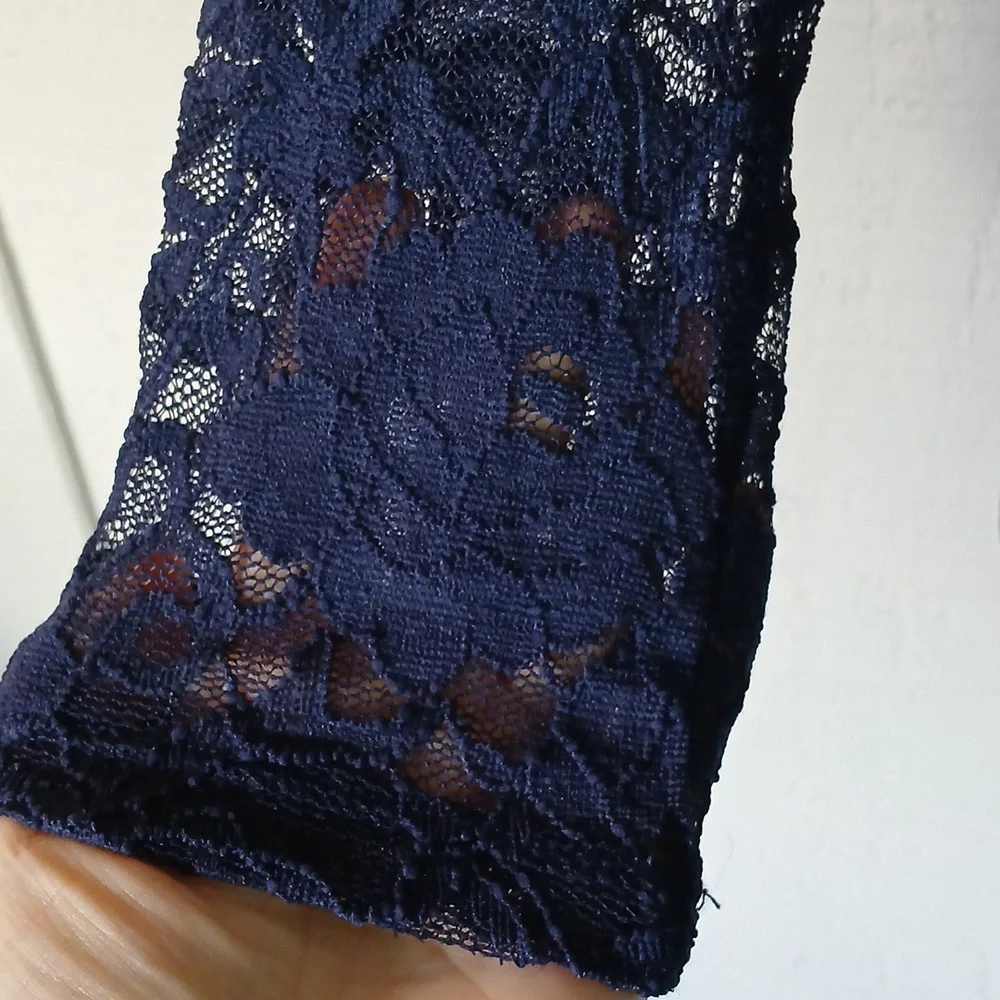 Torrid NWT Navy Blue Lace Boatneck Top Lace Long Sleeves Size 0 Large - Picture 6 of 11